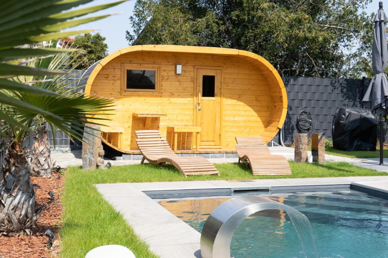 Villa Dreamy Vibes Mit Privatem Pool & Rheinblick Нидеркассель Экстерьер фото